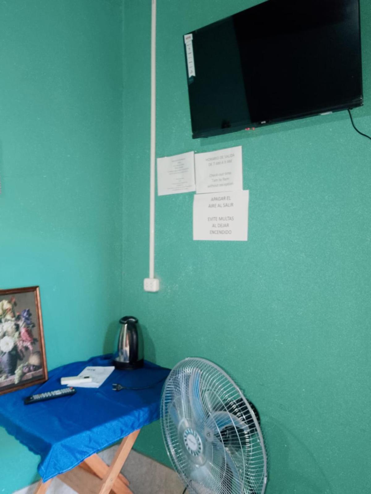 Hostel Loli Puerto Iguazu Exterior photo